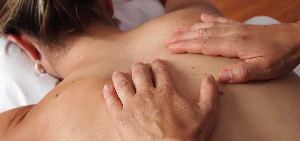 How to Give the Perfect Erotic Massage in 4 Steps